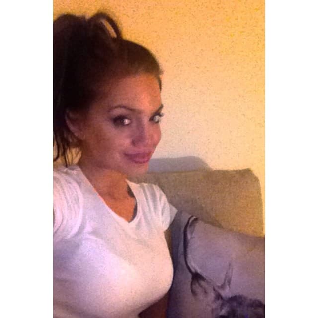 "En primer lugar, muchas gracias a todos los que se han tomado el tiempo de escribir estas noticias sobre mí. ¡Han sido todos muy amables! Demasiado amables, de hecho, y estoy muy halagada de ser comparada con la maravillosa Angelina Jolie", agradece en la red social.