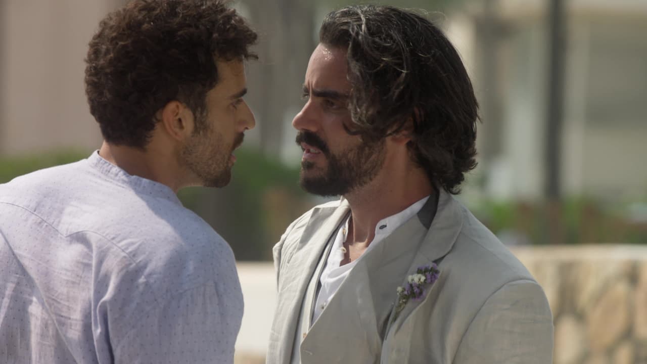 En otro momento, a Alejandro y Miguel se les vio discutiendo, sobre todo a este último quien le reclamó a Alejandro su falta de carácter.