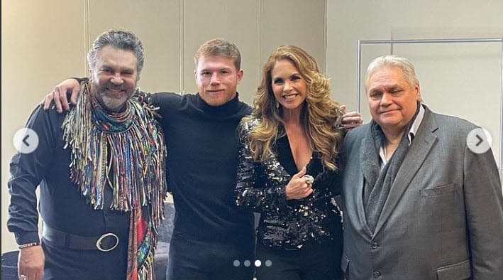 El pasado 22 de diciembre, ella y su exesposo, Manuel Mijares, fueron invitados por el pugilista a cantar en un evento que él organizó en Monterrey, Nuevo León, en donde donó más de 5,000 juguetes a niños en condición vulnerable.
<br>