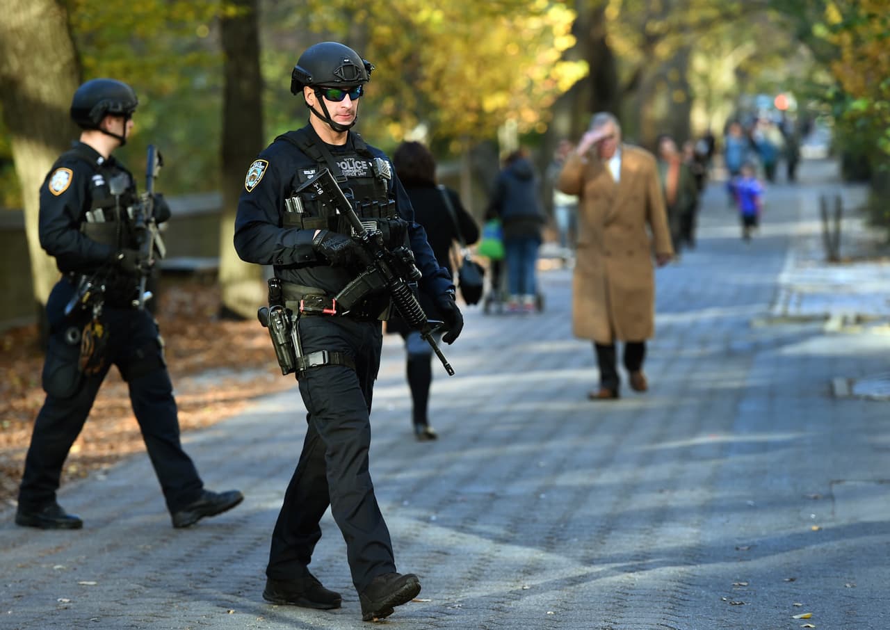 Custodia policial reforzada en NY, frente al consulado francés