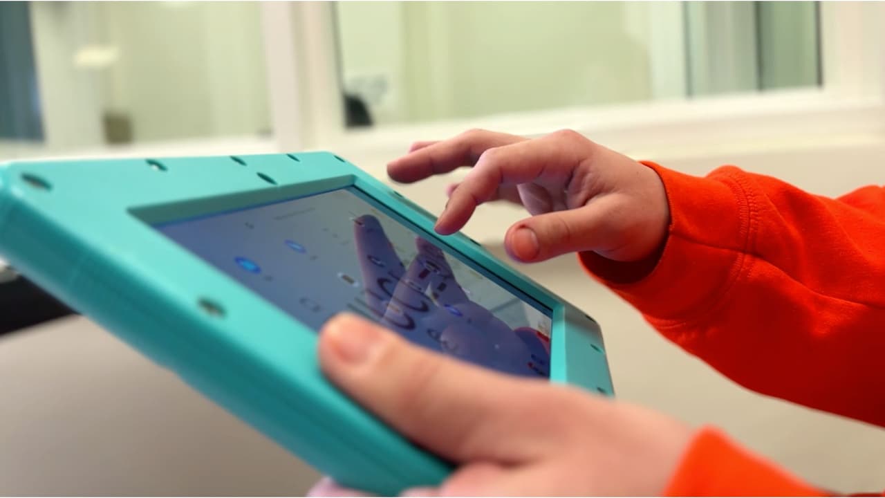 Reforma penitenciaria: Dan tablets gratuitas para reclusos en la Prisión de San Francisco