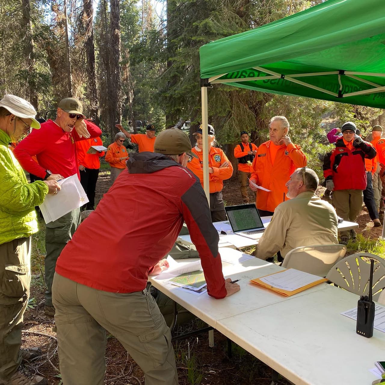 <b>El perímetro de búsqueda se encuentra hacia el sur de Yosemite Valley. </b>Distintos efectivos de las agencias del Alguacil de Kern, Tulare y Fresno, además de la Oficina de Emergencia de California y la Guardia Nacional Aérea estatal han apoyado la búsqueda de Sandra Johnsen Hughes. 
<br>
<br>