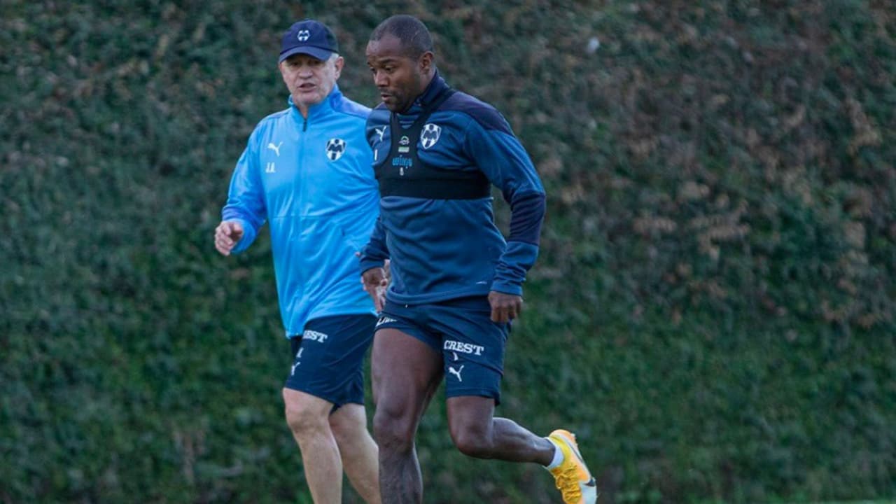 Así perfila Javier Aguirre su primer XI con Rayados