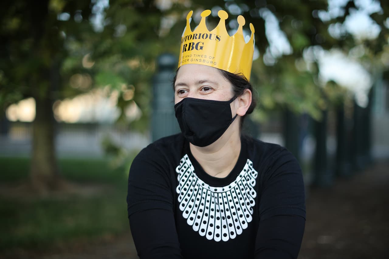“¿Por qué debería sentirme incómoda? Tenemos mucho en común. En primer lugar, ambos nacimos y nos criamos en Brooklyn, Nueva York”, respondió Ginsburg. ‘Notorious B.I.G”, también conocido como Biggie Smalls, nació 39 años después de la magistrada, en la misma ciudad.