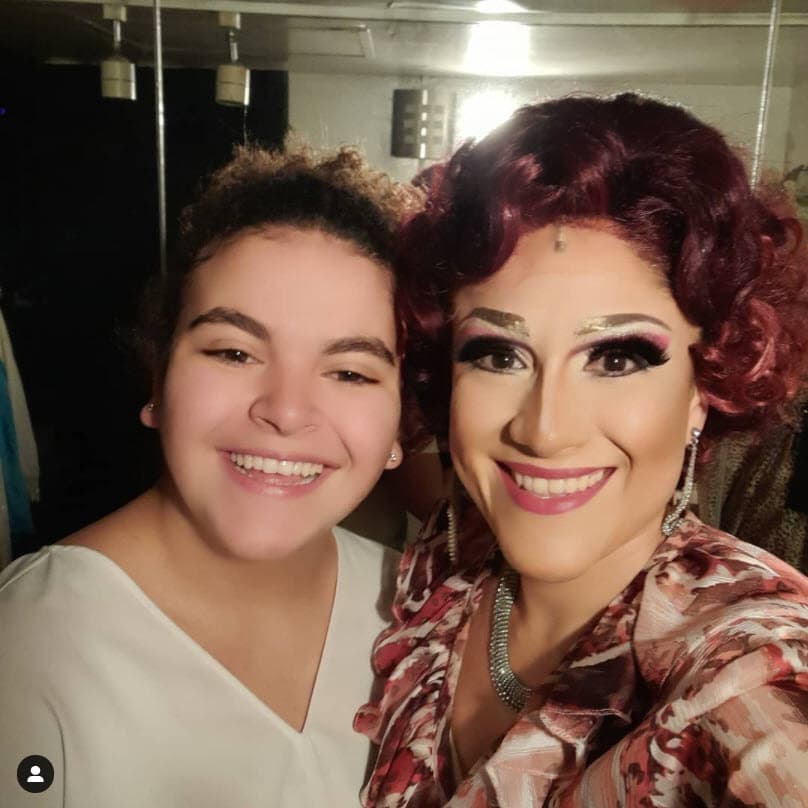 "Fue muy lindo todo lo vivido contigo en esta nuestra jaulita que tanto amamos. El 'bichito' del teatro te atrapó,
<b>la emoción que se siente al estar en un escenario no se olvida jamás</b>".
<br>