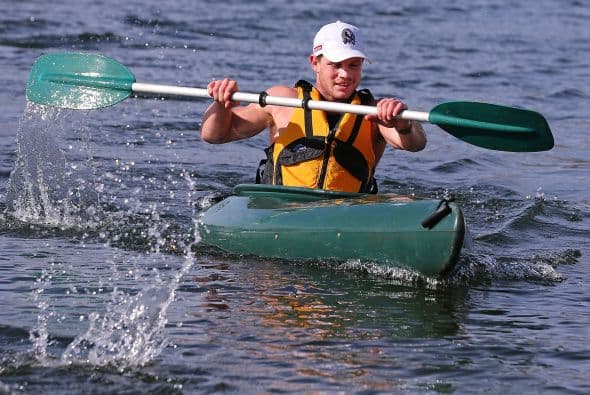 Renten unos kayaks o paddleboards para una aventura en el agua que va a costar igual que ir al cine pero que les dejará un recuerdo compartido.