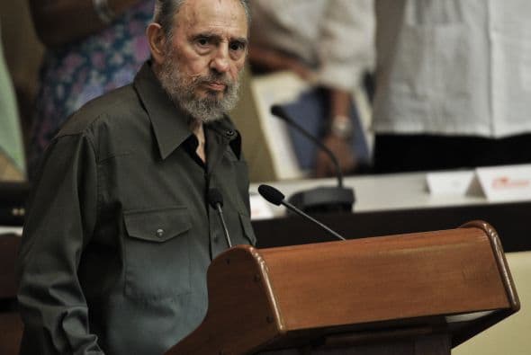 Cuba al Descubierto.com destapa la relación de Fidel Castro con los becados, informa sobre estos y presenta documentos que avalan las becas.
