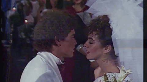 Y como si se tratara de sus propias biografías, Carlos Vives y Margarita Rosa de Franciso se enamoraron y se casaron en la vida real, en agosto de 1988, tal y como sucedió en el final de la telenovela en la que interpretaron a Javier ‘Gallito’ Ramírez y a la ‘niña Mencha’.