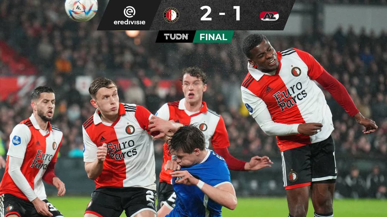 Feyenoord de Santiago Giménez gana de último minuto y se queda con el liderato 