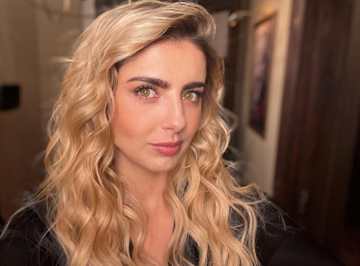 Tras el procedimiento quirúrgico que dejó a su organismo libre de silicón, la actriz reveló que decidió “volver a ser plana” para recuperar su bienestar.