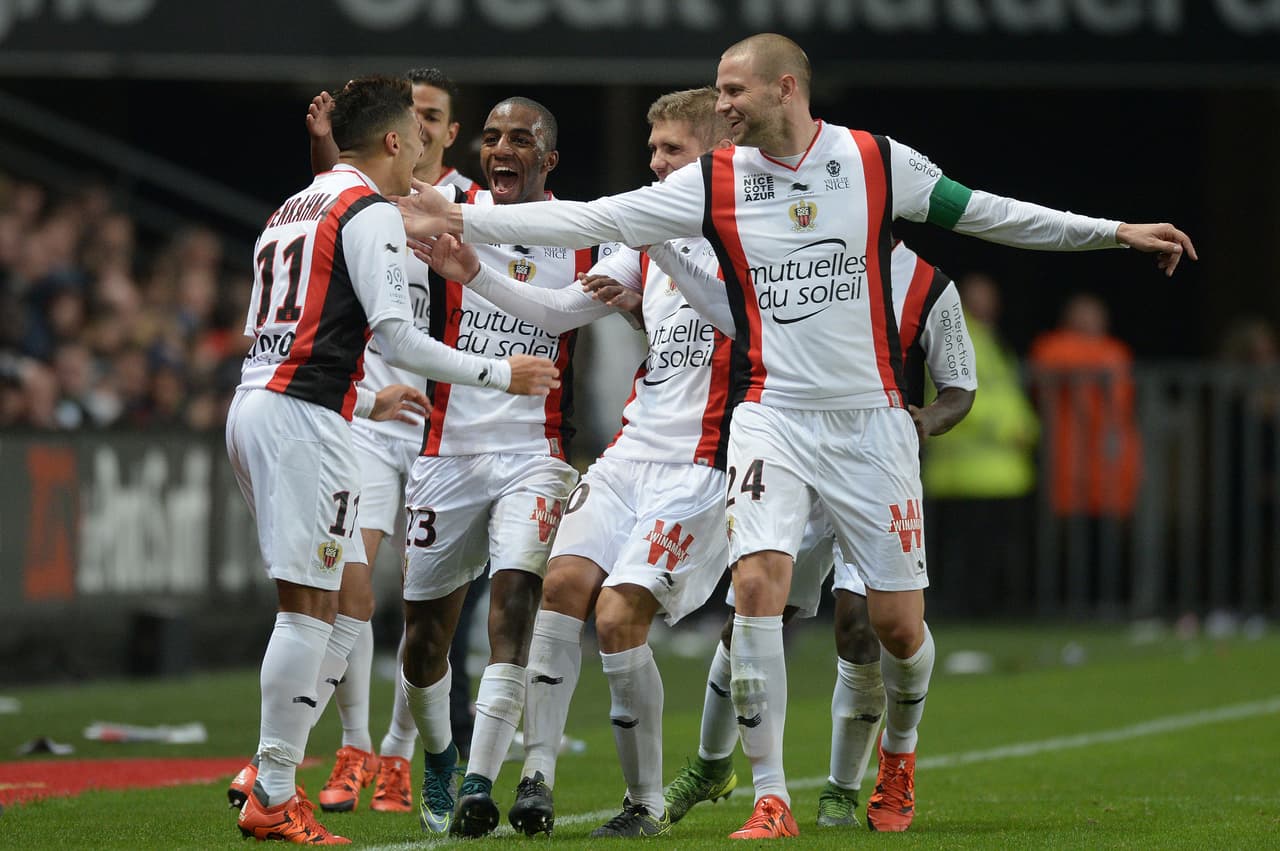 Niza golea y sigue escalando posiciones en la Ligue 1