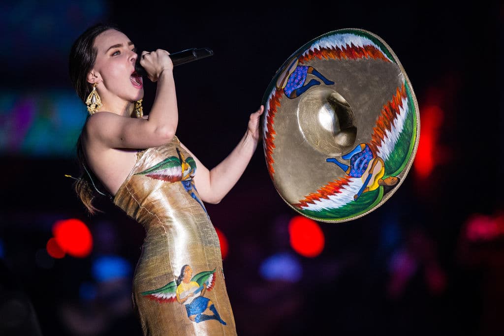 <b>Belinda</b>
<br>Pues la artista mexicana también ha intentado introducirse en el mercado anglosajón, cantando ‘See a Little light’, que es la versión en inglés de ‘Luz de gravedad’. Recientemente actuó en ‘Baywatch’.