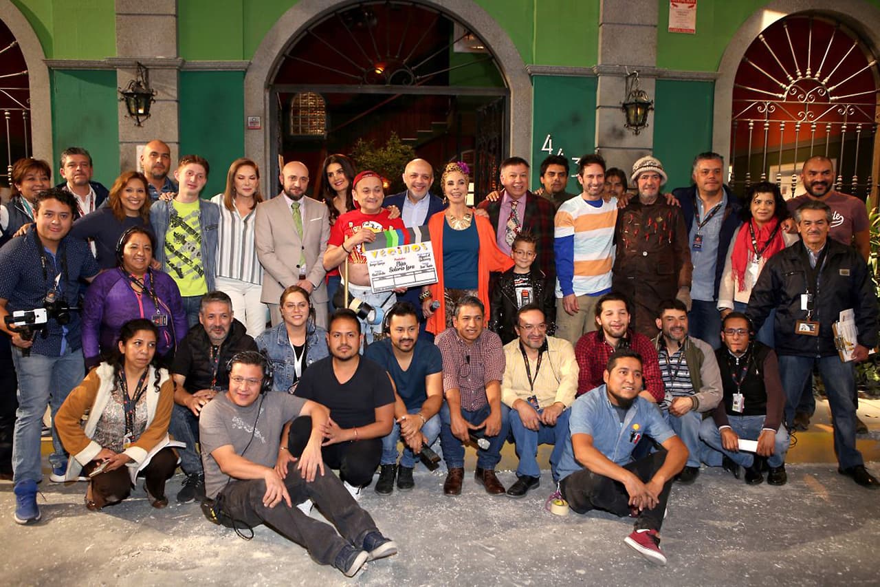 No dejes de disfrutar las actuaciones de César Bono como 'Frankie Rivers' en la séptima temporada de Vecinos, recuerda que todos los miércoles y domingos a partir de las 7P/6C son de 'Vecinos' sólo por Galavisión.