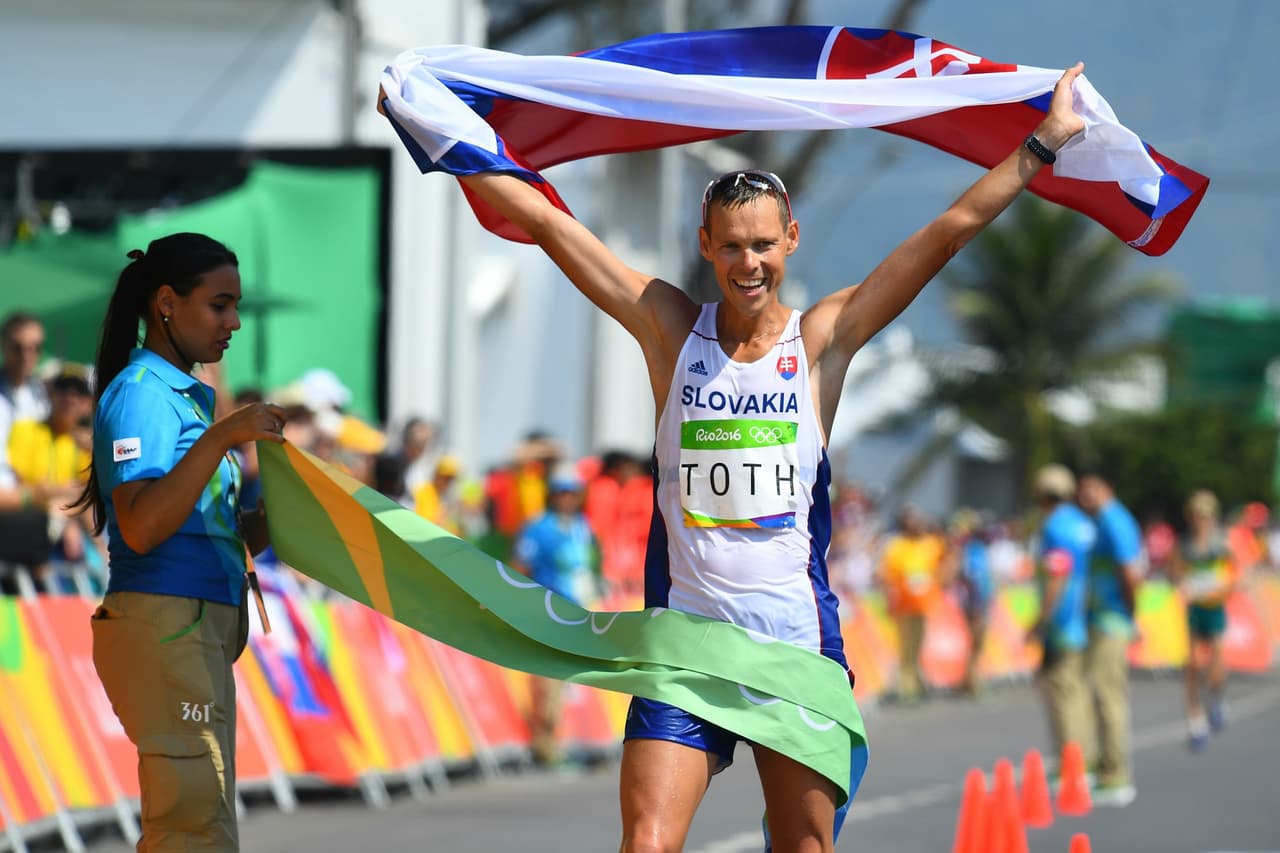 El eslovaco Matej Toth se adjudicó el oro en marcha de 50 km con un tiempo de 3:40.58