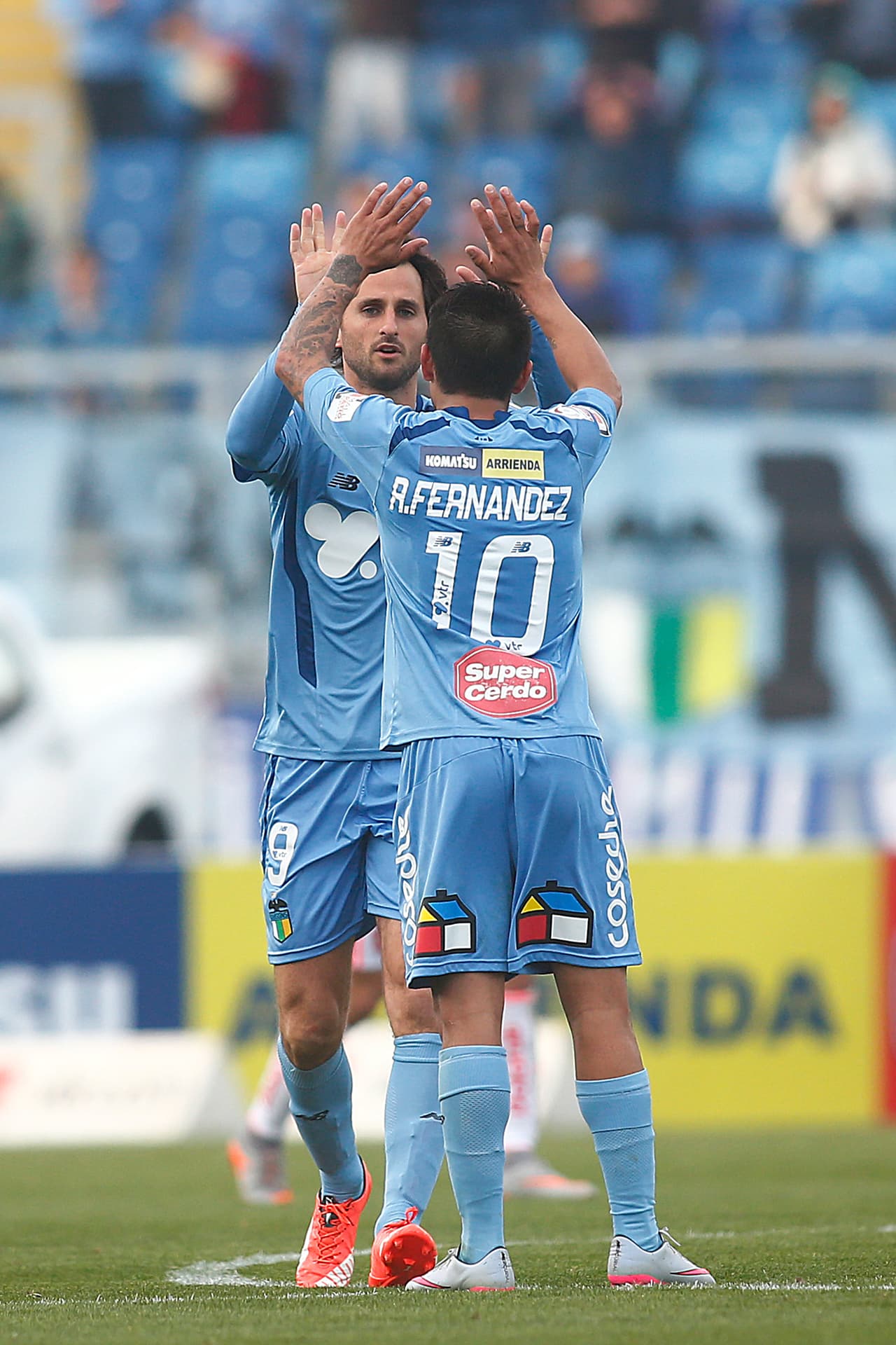 O'Higgins remonta ante Cobreloa y lidera en Chile