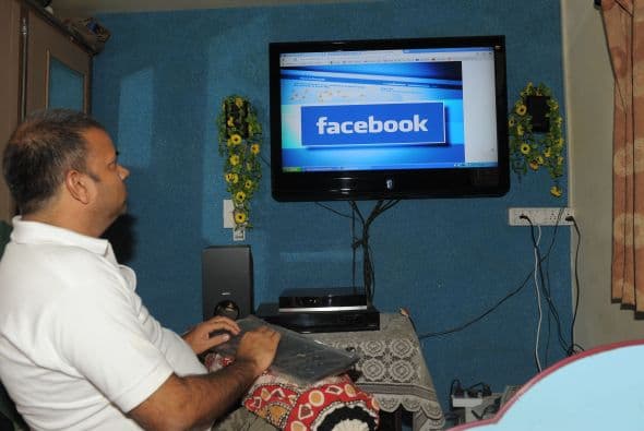 El debut del gigante de las redes sociales Facebook en la Bolsa neoyorquina el viernes representa una apuesta segura para los pioneros de la empresa, pero para otros, como los publicistas, el panorama es incierto, informó la agencia AFP.