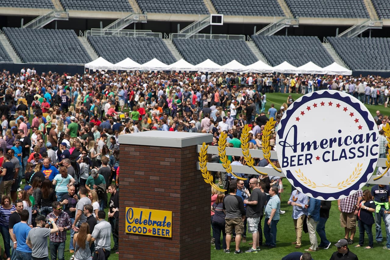 Cada año el estadio alberga a los miles de asistentes del festival más grande de cerveza de la ciudad llamado el “American Beer Classic Chicago”.