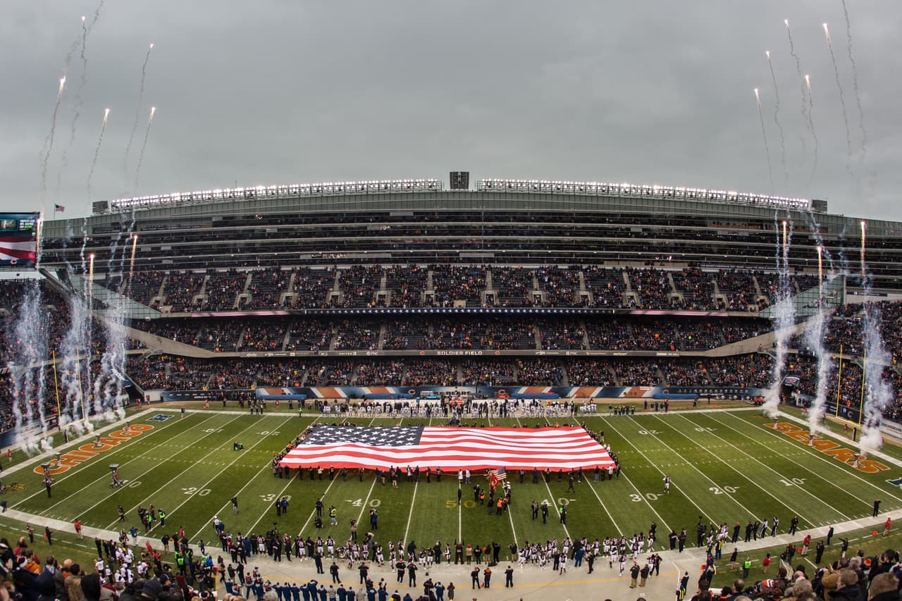 El Soldier Field se convertirá en sede de la Copa América Centenario. Ahí se jugará el encuentro entre Jamaica y Venezuela el 5 de junio, el partido entre Estados Unidos y Costa Rica el 7 de junio, el encuentro entre Argentina y Panamá el 10 de junio, y también se llevará a cabo la semifinal de la Copa el 22 de junio.