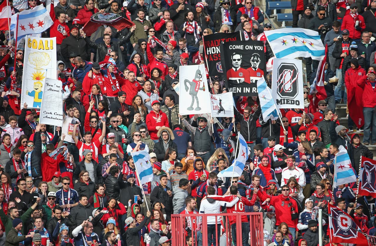 El estadio también ha sido la casa de los Chicago Cardinals, el Notre Dame football y el Chicago Fire de la MLS.