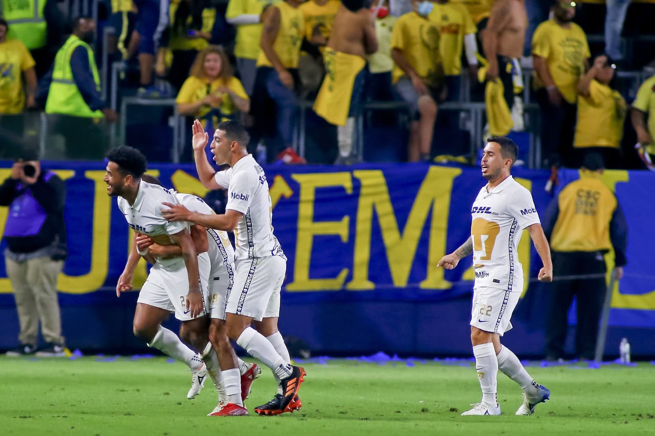 Rogerio hizo el gol del triunfo al tomar la pelota de espalda, darse media vuelta y disparar al ángulo.