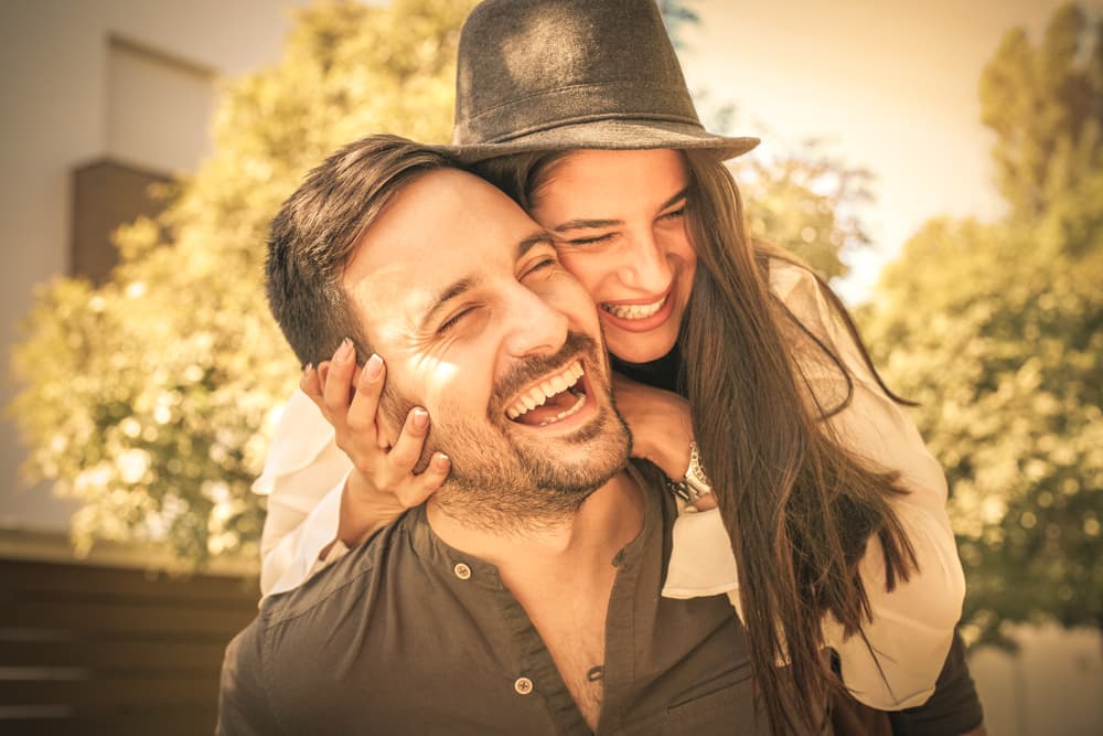 En este Mes del Tigre se acentúa tu compatibilidad amorosa con el Mono.
<br>
<b>Oportunidades que debes aprovechar:</b> el regreso de alguien que fue importante para ti, pero que por diferentes motivos se alejó de tu lado. La posibilidad de intentar una nueva etapa en tu realidad amorosa. 
<br>
<b>Peligros que debes evitar:</b> obviar las perspectivas. Querer hacer en un día lo que requiere más tiempo olvidando que las frutas solamente se pueden comer cuando están maduras.