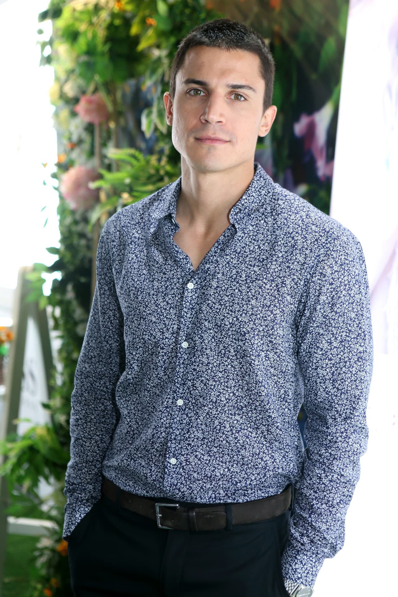 El apuesto actor se convertirá en Javier Morey en El Príncipe, y nos conquistará cada noche apoderándose de la pantalla de UniMás.