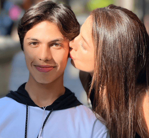 ¿Crees que el segundo hijo de los famosos se parece al 'Temerario?