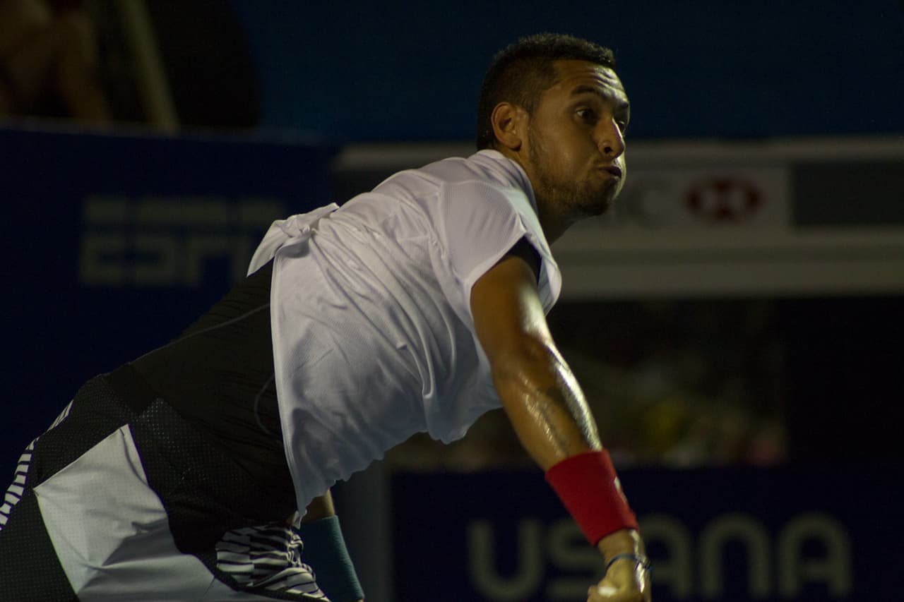Nick Kyrgios eliminó al favorito del Abierto Mexicano, el serbio Novak Djokovic, número dos en la siembra de la ATP. El australiano dio una demostración de potencia y precisión con su saque que se tradujo en 25 aces para acceder a las Semifinales.
