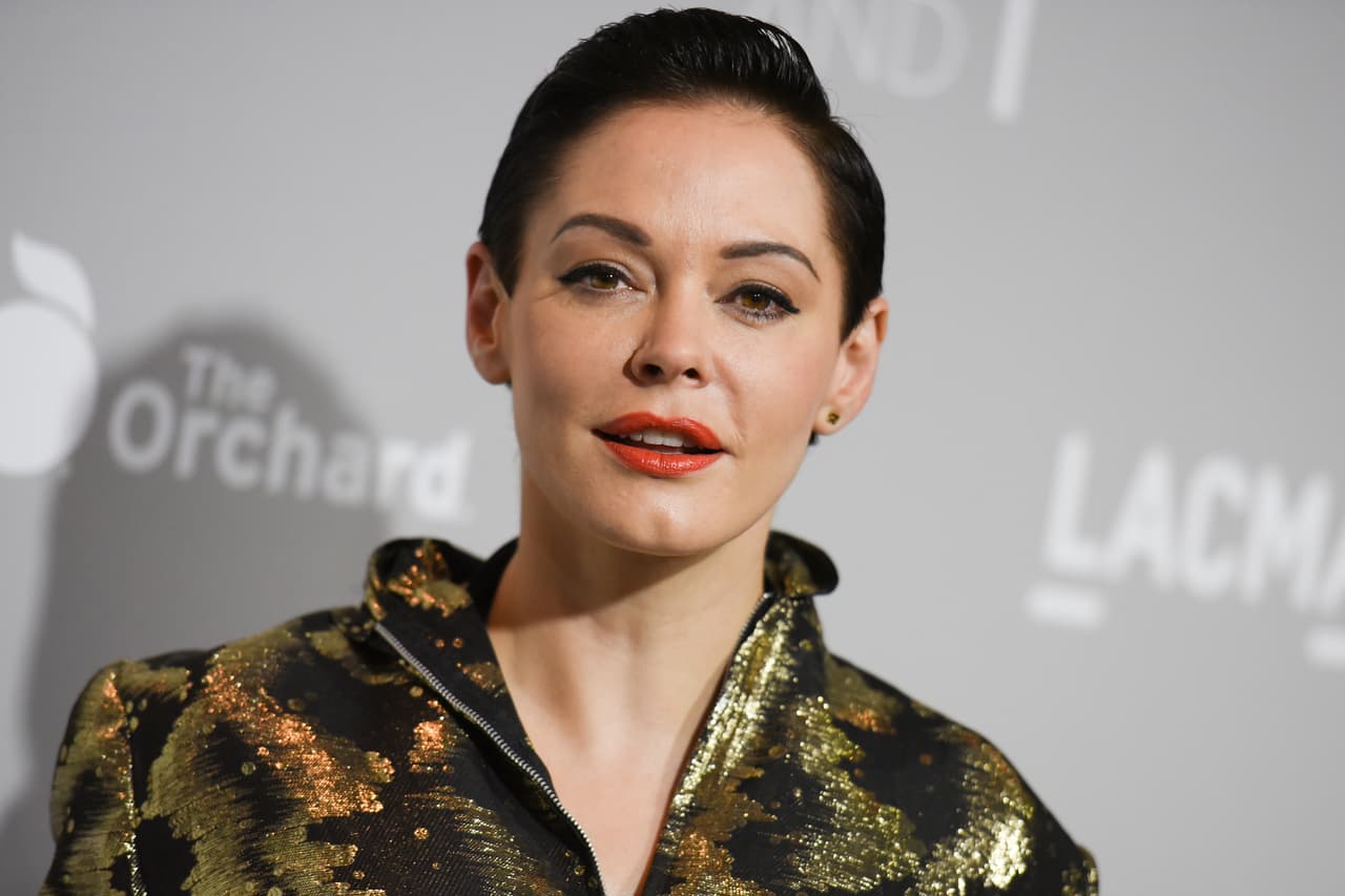 Boicot contra Twitter por suspender la cuenta de una actriz que denunció haber sido violada por Weinstein y publicó su teléfono