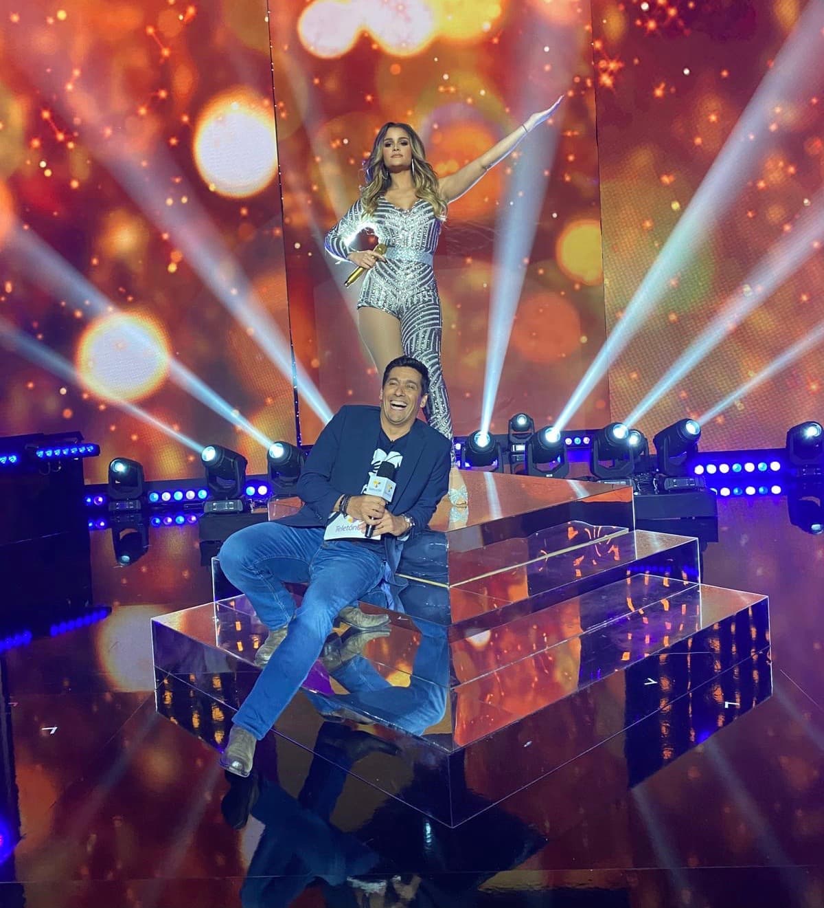 Para cerrar la batalla, Clarissa Molina apareció en el escenario transformada en JLo.