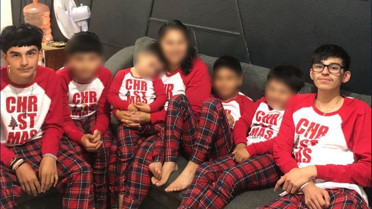 Ellos eran los mayores de seis hermanos. Su madre y tíos emigraron desde Guanajuato a California para tener una mejor vida.
<br>