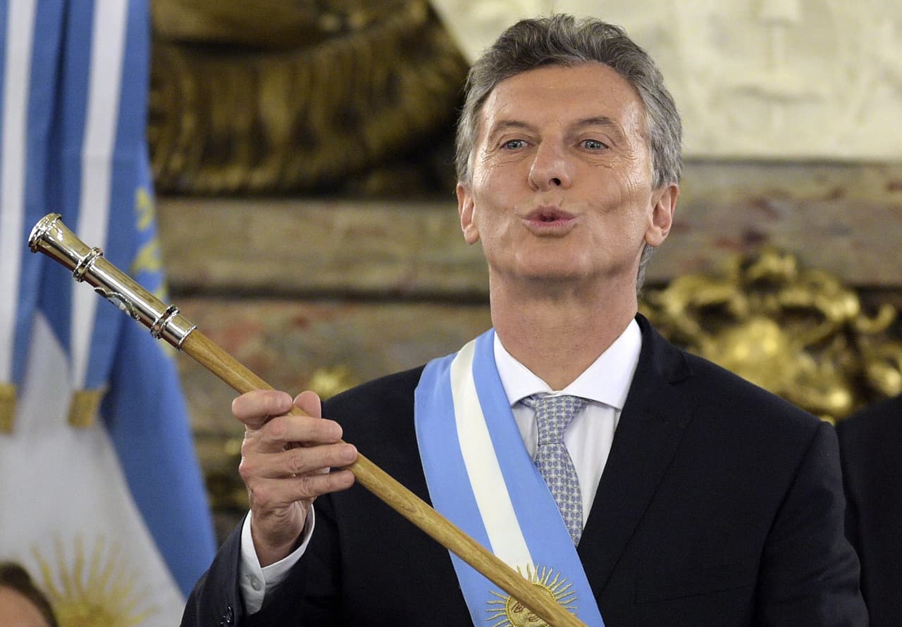 Casa tomada: Macri asume como presidente en Argentina sin acceso al Twitter oficial