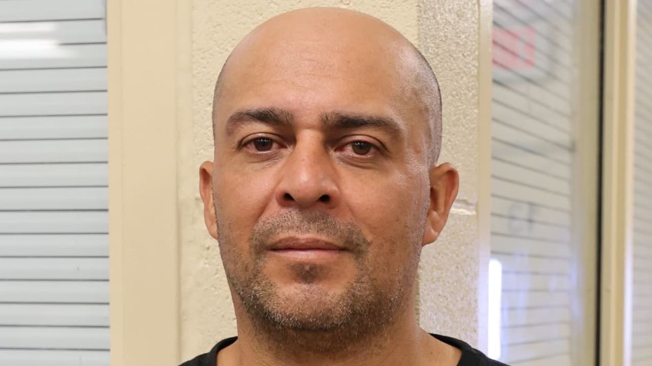 Detienen a Rene Martínez Monge, cerca de Lukeville, Arizona, a un inmigrante salvadoreño condenado por intento de homicidio en Los Angeles. Martínez Monge había sido deportado a El Salvador y ahora enfrenta cargos criminales