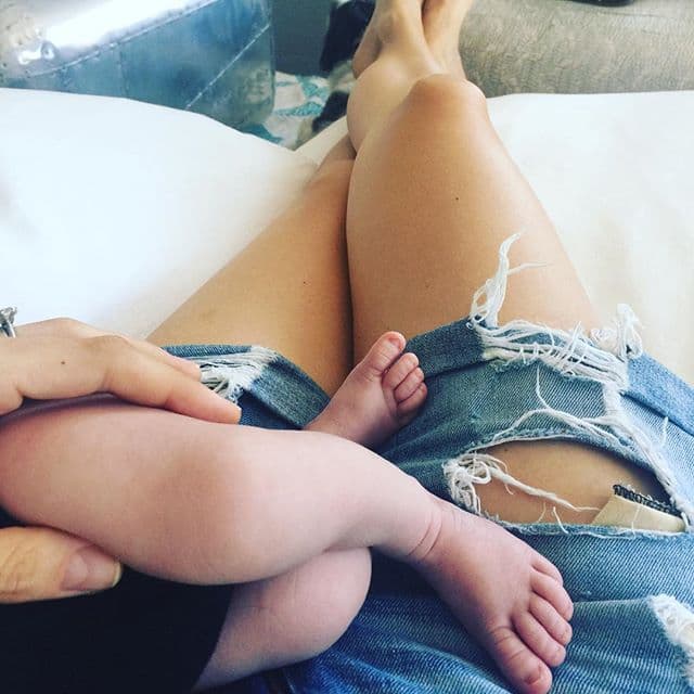 Nos queda claro que está enamoradísima de su bebé.