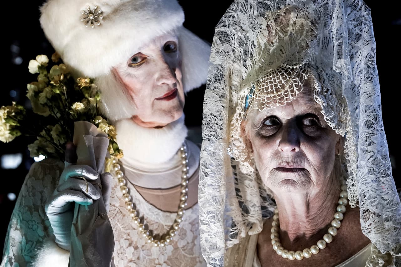 Casi 100 calles fueron cerradas ayer para que los neoyorquinos pudieran celebrar y pedir dulces con seguridad.