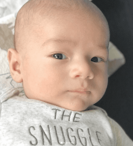 Liam nació el 16 de febrero del 2018 y la pareja no puede estar más feliz con su 'big family'.