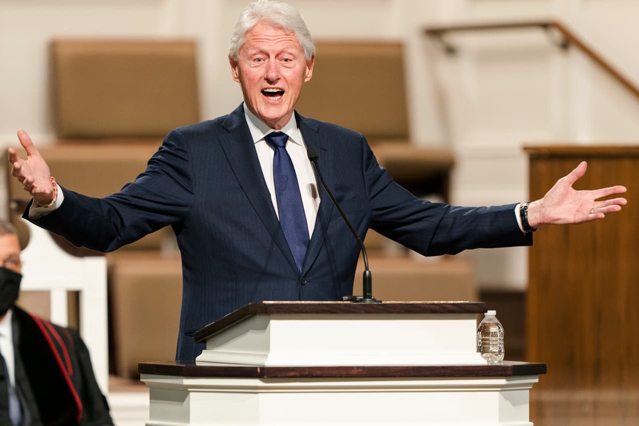 El expresidente Bill Clinton es hospitalizado por una infección no relacionada con covid-19