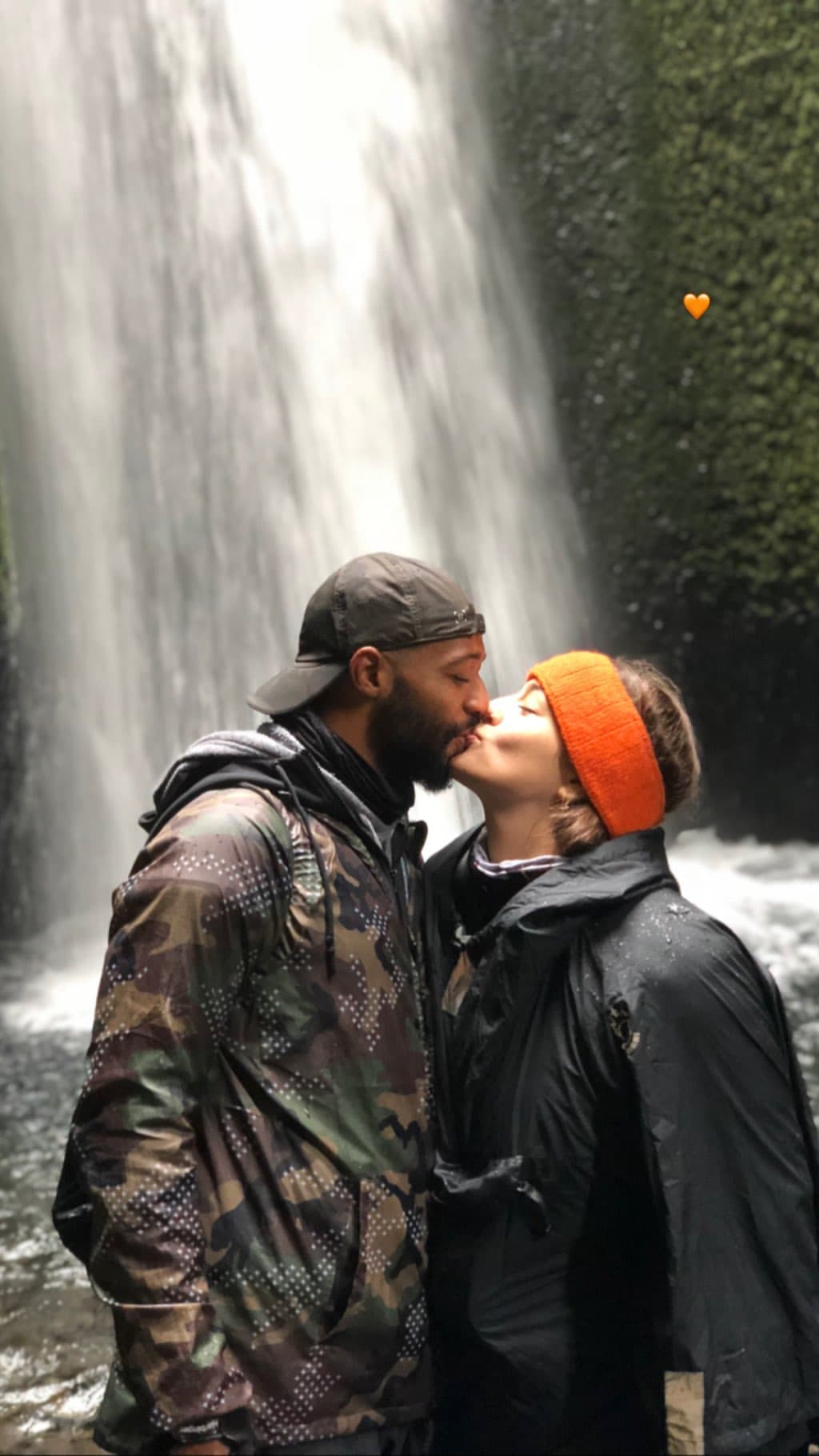 Graham decidió hacer este anuncio justo el día de su aniversario de bodas con el director y productor de cine Justin Ervin.