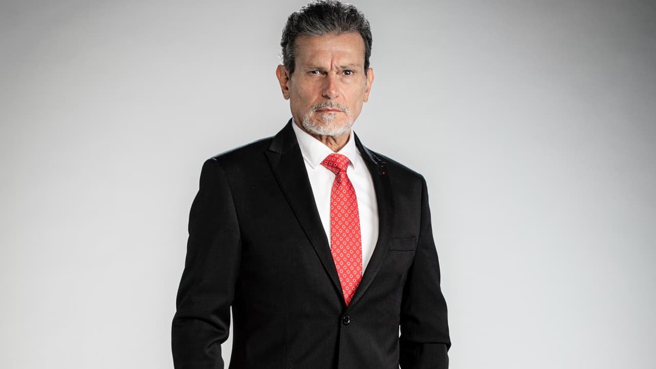 Guillermo García Cantú llega como villano.