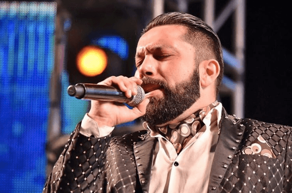 Con el lanzamiento del disco "Me gusta todo de ti", se anunció también la integración de Charly Pérez a las filas de Banda El Recodo.