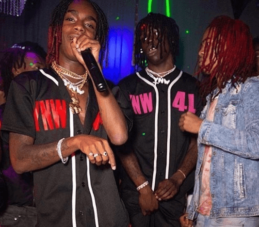 Las autoridades señalan que las dos víctimas murieron en el 
<b><a href="https://www.mhs.net/locations/memorial-miramar" target="_blank">Memorial Hospital Miramar</a></b> y que fue Cortlen Henry quien los trasladó allí.