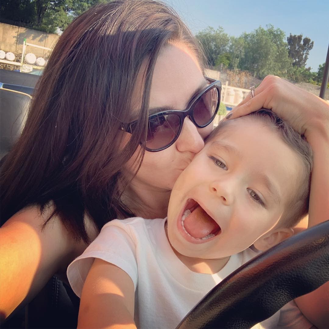 "De repente, mucha gente dice: 'Ya, échatelo seguido porque entre menos (tiempo) se llevan, pues ya sales más rápido'. Yo digo, '¿pero sales de qué?' Si todo sale como esperamos, los hijos se quedan y uno se va", puntualizó.