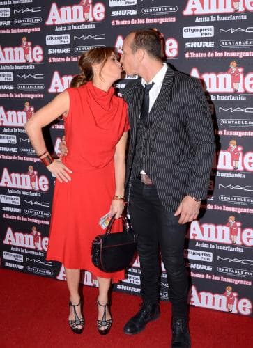 "Preciosa. Hoy cumplimos 21 años. quién lo hubiera dicho, somos los rompe quinielas, no nos daban ni un año. Eres un ser muy especial, un ser de luz, una gran persona", redactó el cantante el pasado 1 de abril, día de su aniversario de bodas. Con este y otros mensajes de amor le han dicho al mundo que su relación sigue sólida.