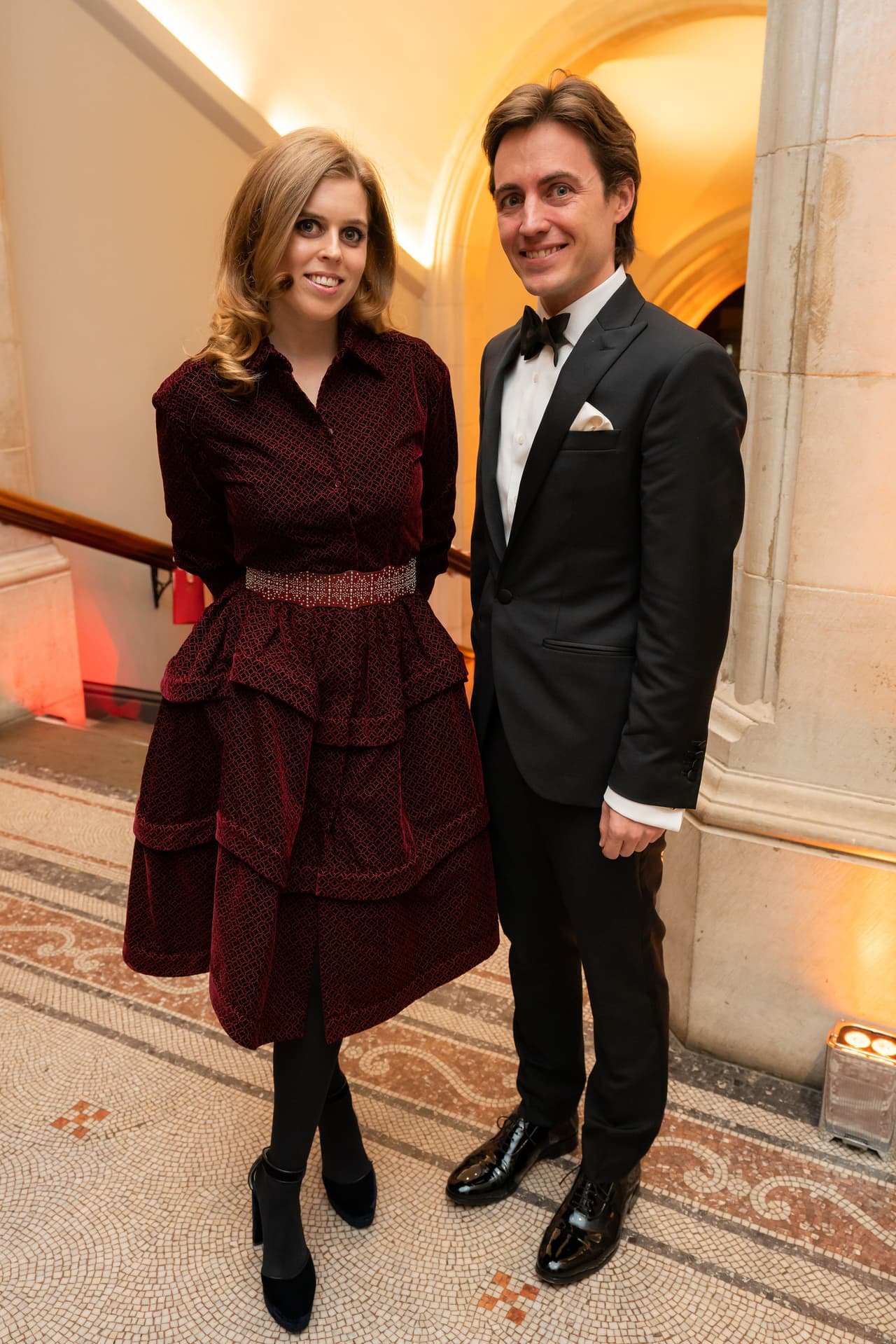 Beatrice, de 30 años, había mantenido la relación alejada del ojo público hasta el pasado martes, 12 de marzo, cuando aparecieron juntos en público durante la gala de la 
<b><a href="https://www.npg.org.uk/" target="_blank">National Portrait Gallery</a></b>, en Londres.