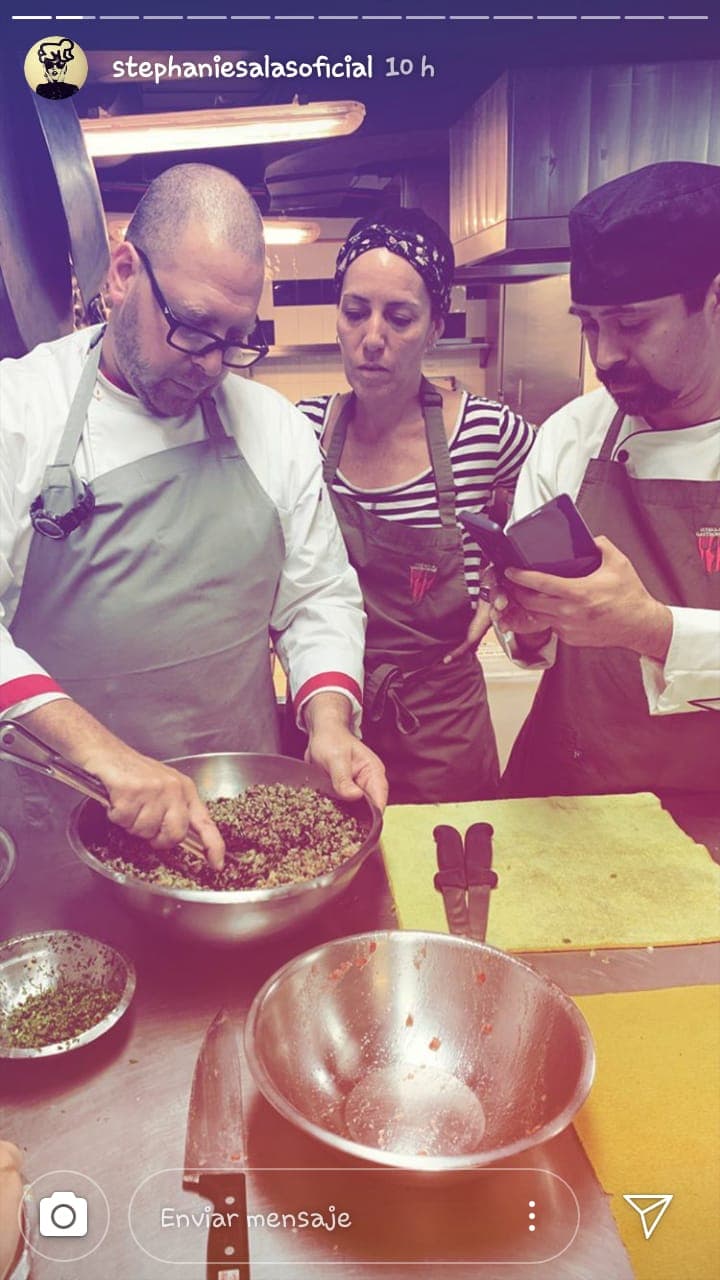 En sus redes sociales, la actriz de 49 años de edad compartió imágenes de una de sus pasiones: la cocina