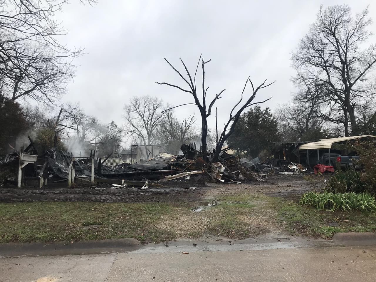 Los daños a la vieja estructura eran evidentes en el lugar.