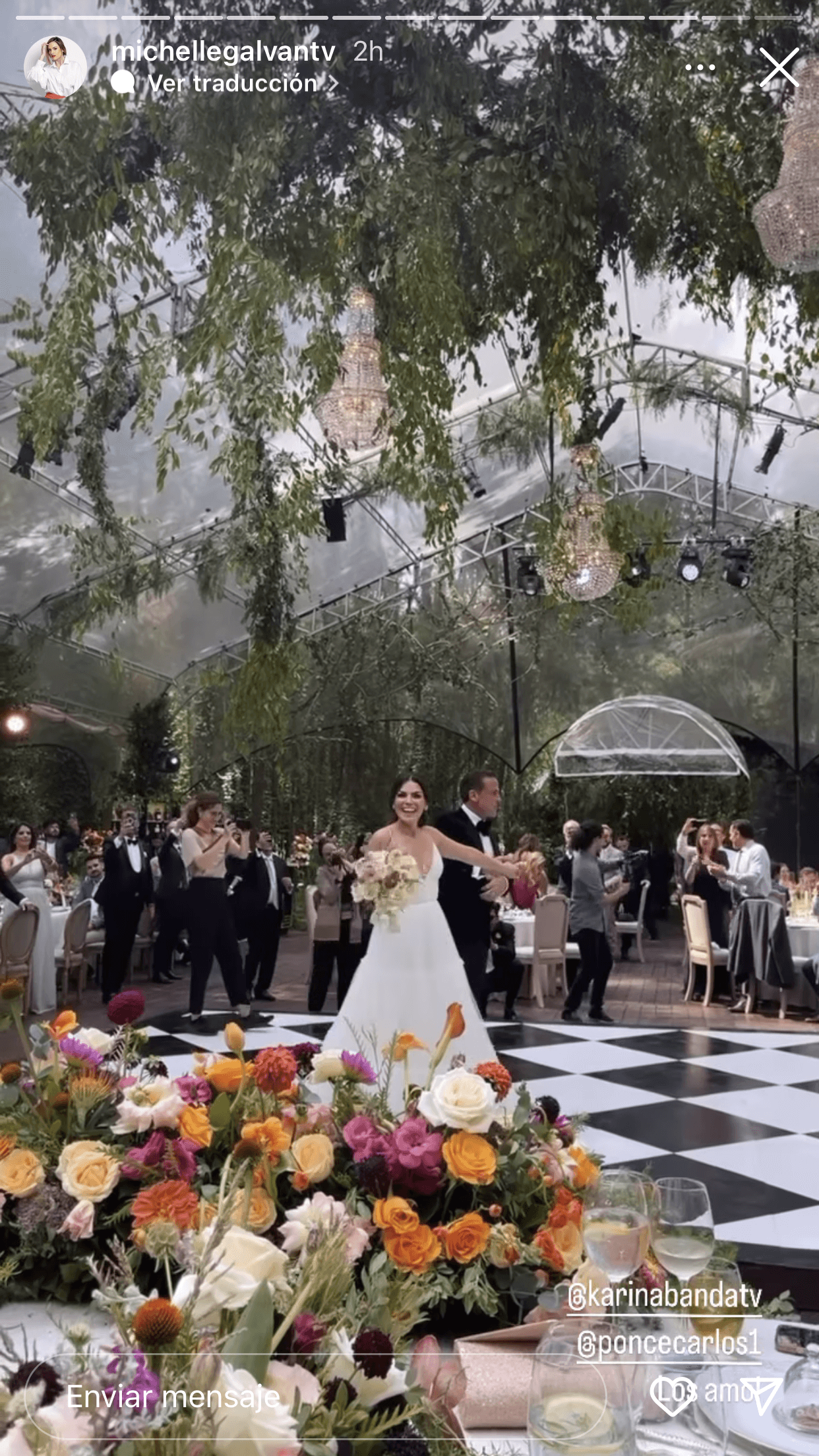 "Él es un hombre muy guapo y quería que se viera más guapo de lo que ya es".
<br>