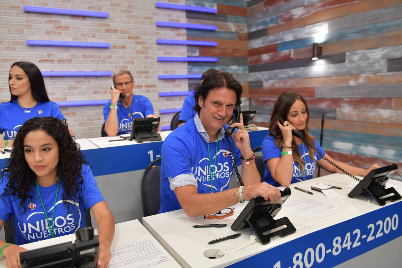 El juez de Mira Quién Baila, el español Javier 'Poty' Castillo, también regaló palabras de consuelo a los donantes.