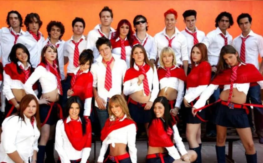 Varios años después regresó a la televisión en la exitosa telenovela "Rebelde" en el 2004.
