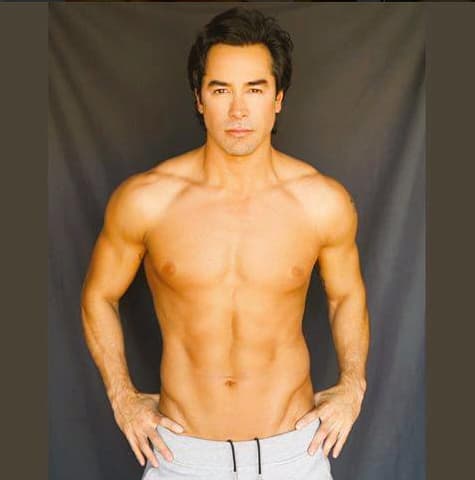 Jorge tiene un cuerpo espectacular.